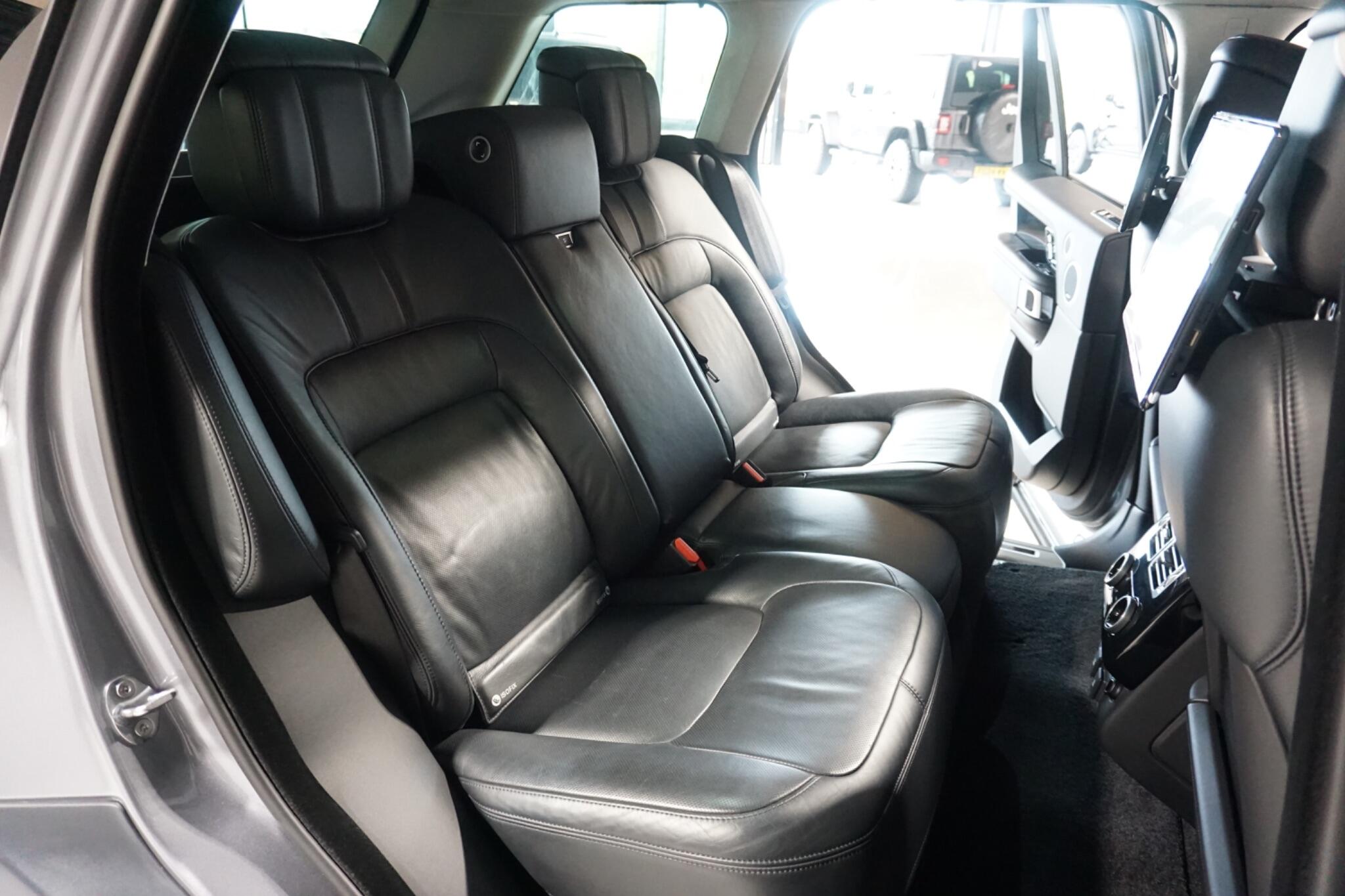 Land Rover Range Rover 2.0 P400e 13.1kWh Autobiography SUV 5dr Petrol Plug-in Hybrid Auto 4WD Euro 6 (s/s) (404 ps)